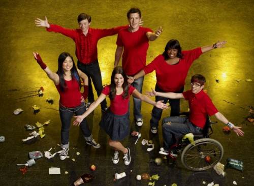 glee 14 glee kids overhead 1887 ly 500x366 jpg