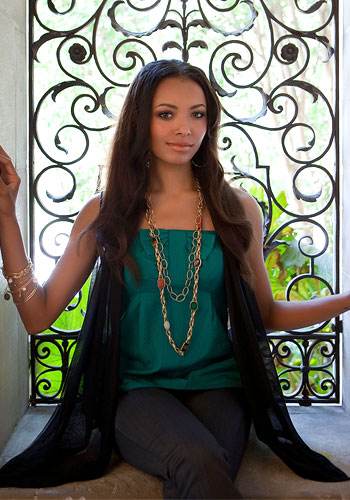 vampire diaries stefan and elena kiss. Stefan shows up and while