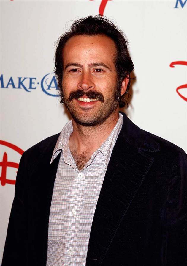 Jason Lee Returns to TV in a New Pilot from TNT