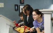 NOLAN GOULD,  SARAH HYLAND, ARIEL WINTER
