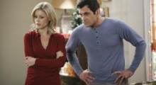 MODERN-FAMILY-Undeck-the-Halls-550x366-300x199