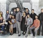thumbs_vir_15-group-cast_0773HR_djrV1_2F