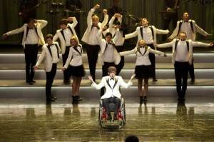 Glee - Hold on to Sixteen