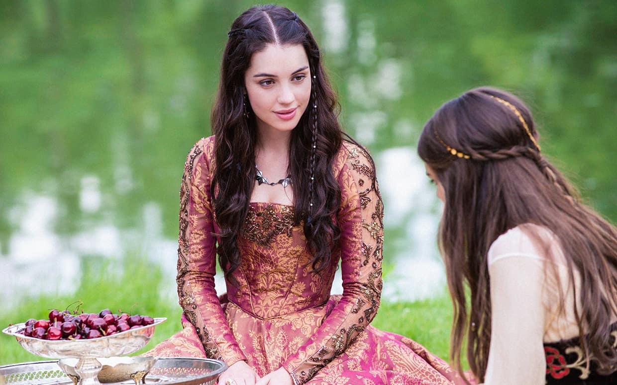 How Much is Adelaide Kane's net worth? Full Report on Her Career and Awards