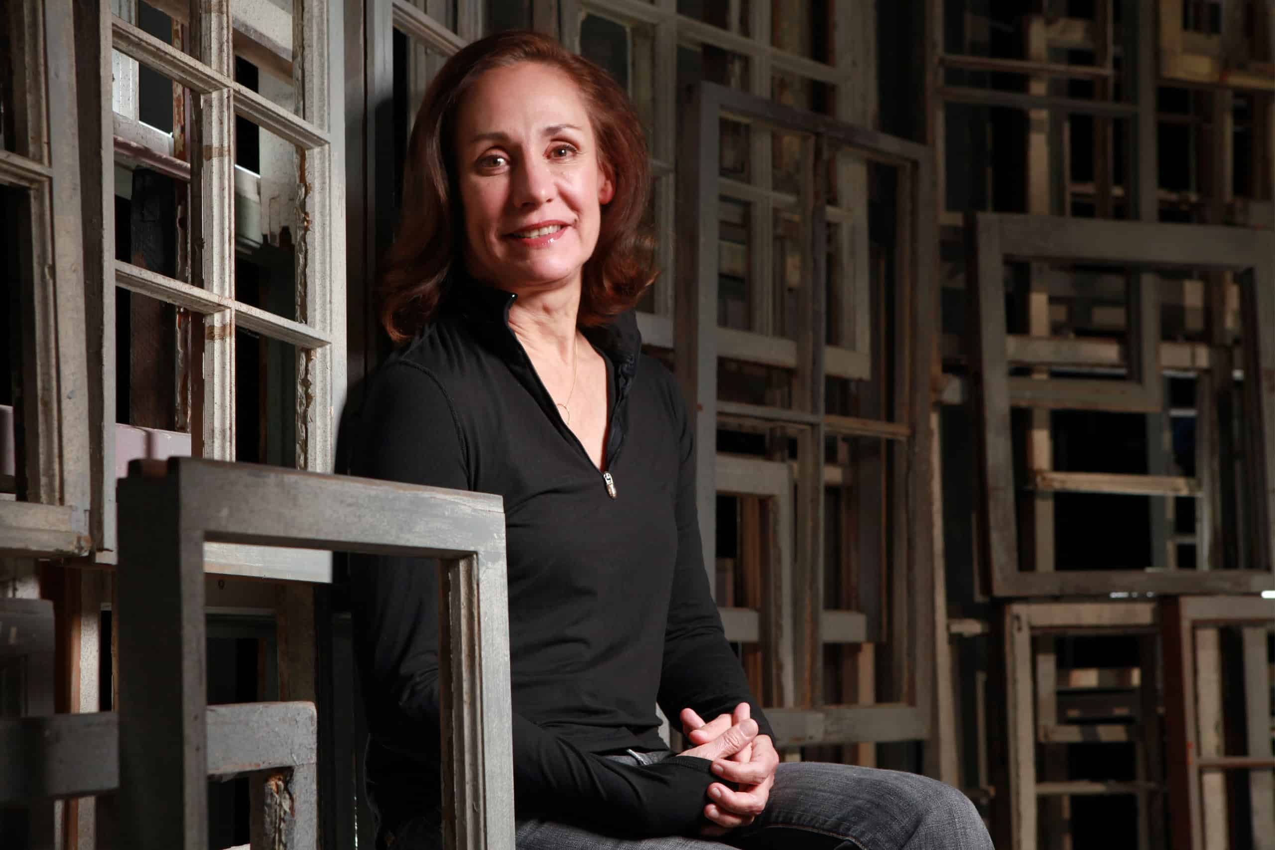 Laurie Metcalf to Guest Star on Supergirl