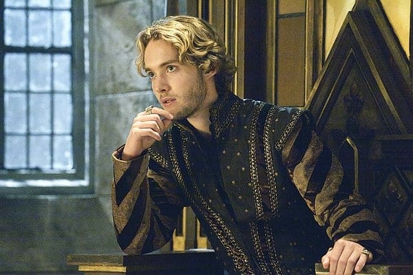 five things you didn t know about toby regbo