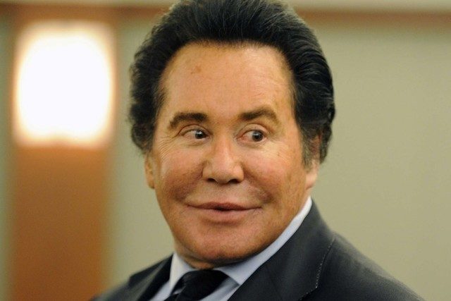 20 Celebrities That Went Completely Broke