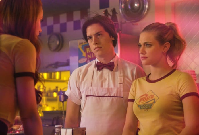 Riverdale Season 2 Will Have 22 Episodes Riverdale Television Just Jared Jr