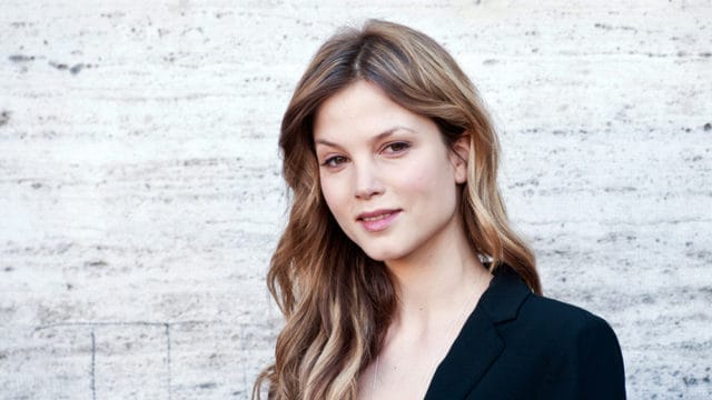 Blade Runner 2049's Sylvia Hoeks To Play Softcore Porn ...