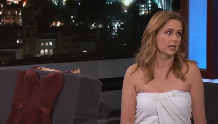Jenna Fischer Wears A Bath Towel On Jimmy Kimmel Live After