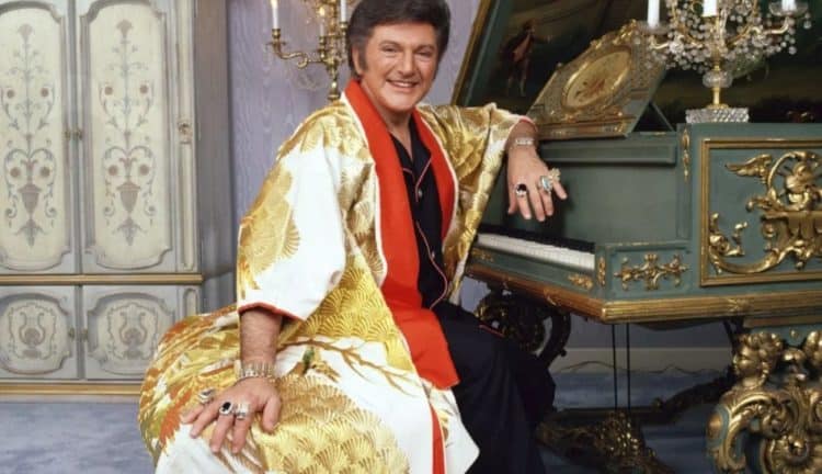 The 20 Most Famous Celebrity Ghosts