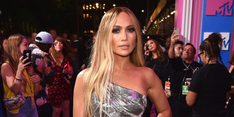Is Jennifer Lopez Playing The Super Bowl Halftime Show This Year